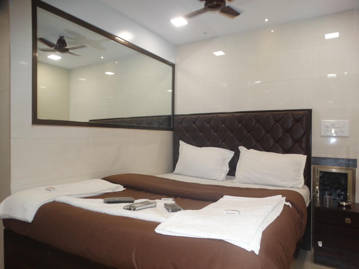 Qamar 2* Bombaj